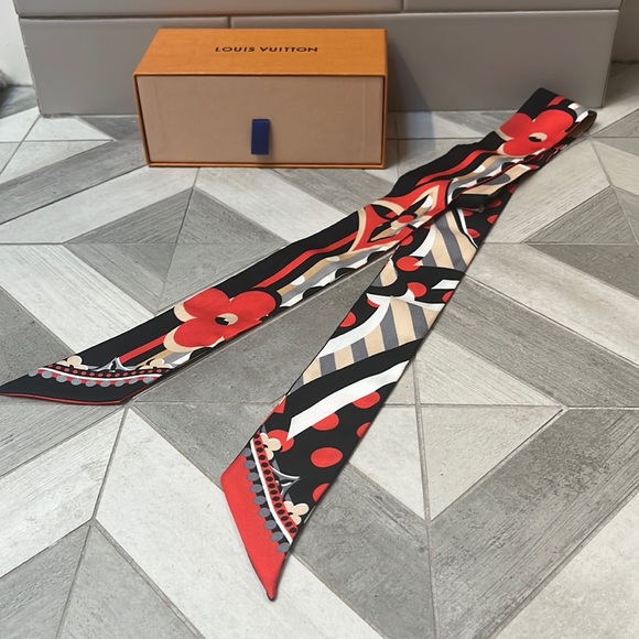 Louis Vuitton Silk Pop Monogram BB Bandeau in Red - Picture 2 of 7